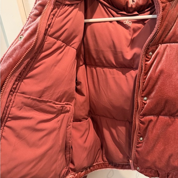 Alo Yoga Velvet Velour Cropped Puffer Jacket Coat Rosewood Pink Size M - Picture 6 of 13